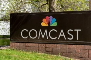 Comcast Faces Subscriber Challenges, Shares Drop